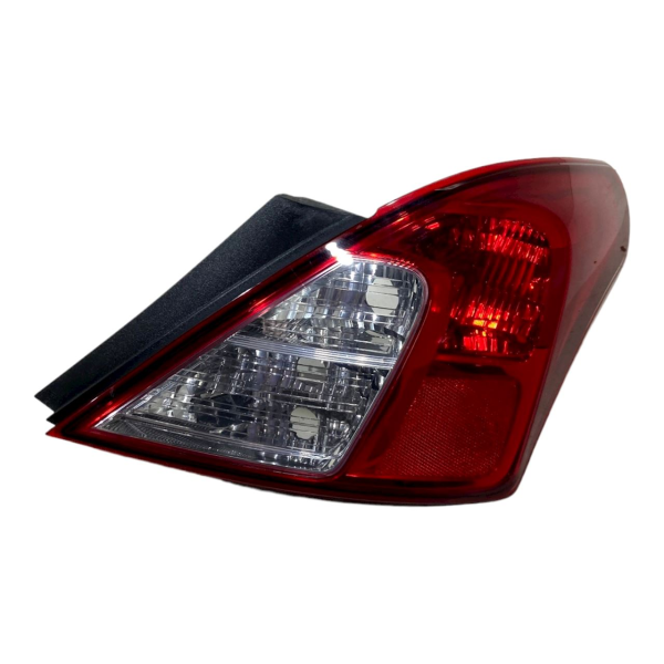 LANTERNA TRASEIRA NISSAN VERSA 2012 DO   /
